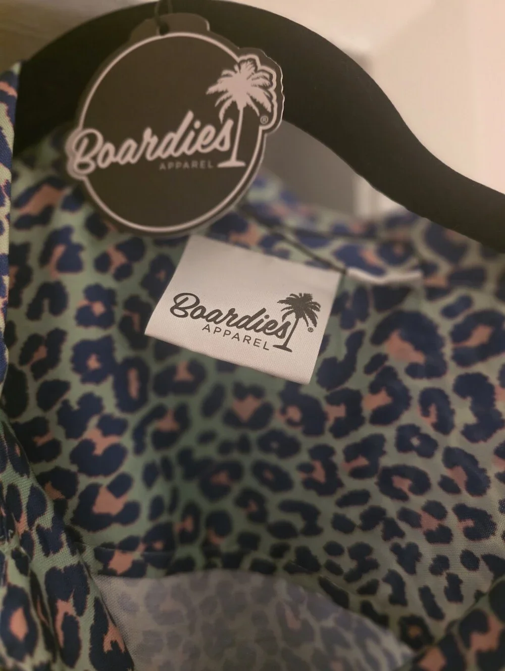 NWT Boardies Shirt - M
